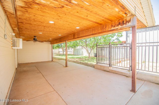 1319 N Cedar Street, Brownfield, TX 79316