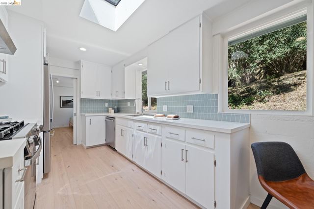 100 Avenida Drive, Berkeley, CA 94708