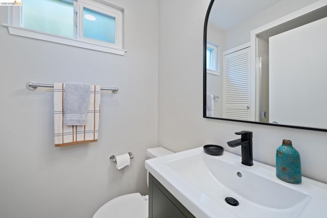 100 Avenida Drive, Berkeley, CA 94708
