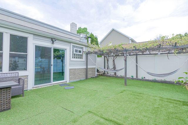 41 Sullivan St, Chicopee, MA 01020