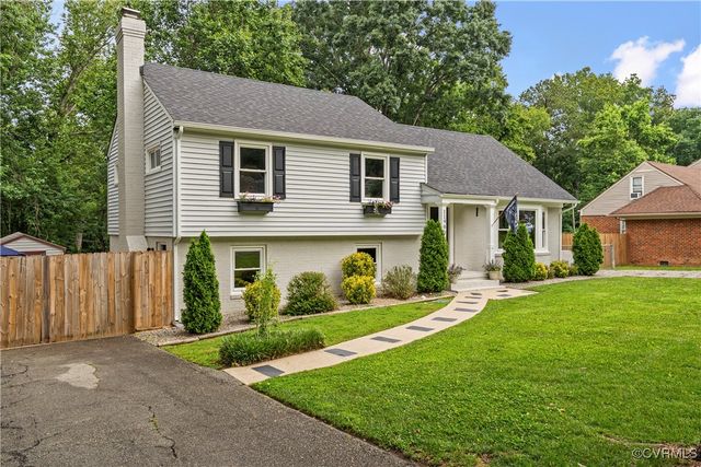 11900 Deerhurst Dr, Midlothian, VA 23113