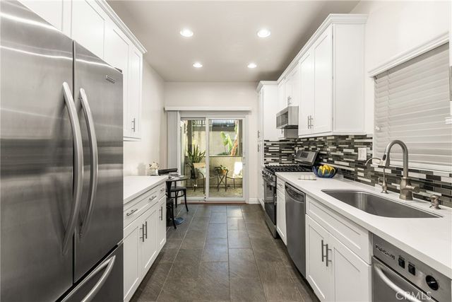 2542 W MacArthur Boulevard 143, Santa Ana, CA 92704