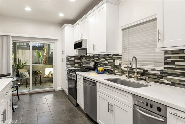 2542 W MacArthur Boulevard 143, Santa Ana, CA 92704