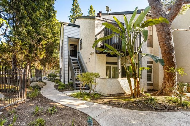 2542 W MacArthur Boulevard 143, Santa Ana, CA 92704