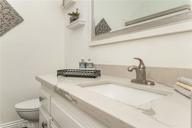 2542 W MacArthur Boulevard 143, Santa Ana, CA 92704