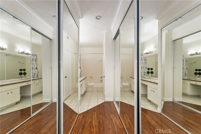 2542 W MacArthur Boulevard 143, Santa Ana, CA 92704