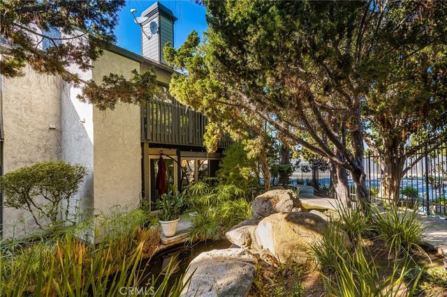 2542 W MacArthur Boulevard 143, Santa Ana, CA 92704