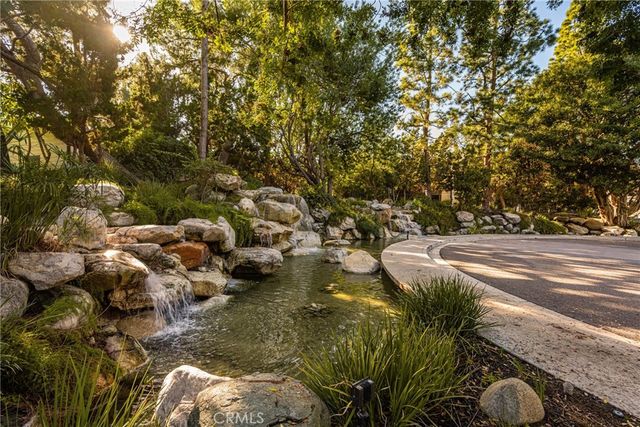 2542 W MacArthur Boulevard 143, Santa Ana, CA 92704