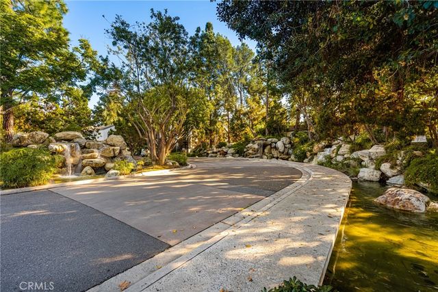 2542 W MacArthur Boulevard 143, Santa Ana, CA 92704