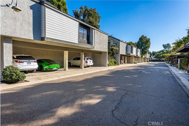 2542 W MacArthur Boulevard 143, Santa Ana, CA 92704