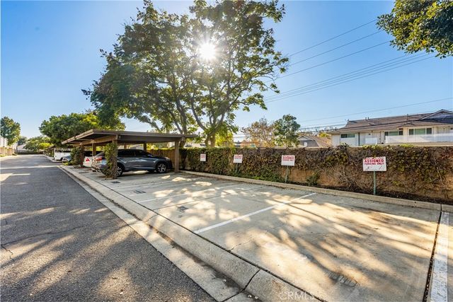 2542 W MacArthur Boulevard 143, Santa Ana, CA 92704