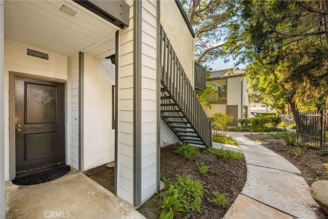 2542 W MacArthur Boulevard 143, Santa Ana, CA 92704