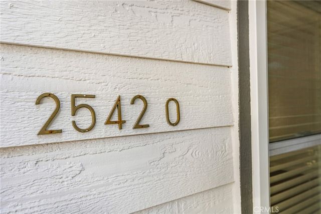 2542 W MacArthur Boulevard 143, Santa Ana, CA 92704