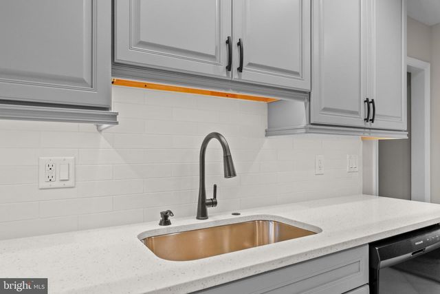 196 SUNNY JIM DR, Medford, NJ 08055