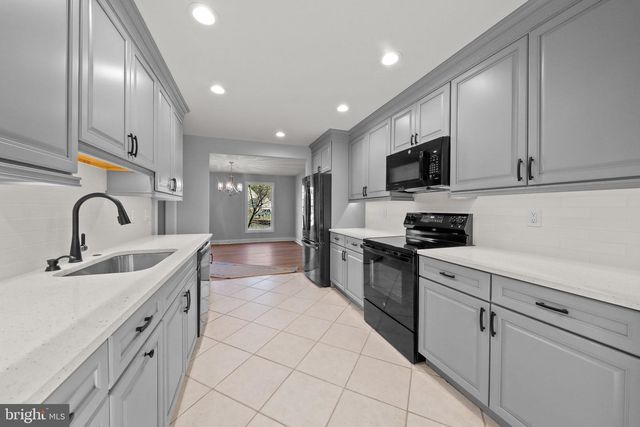 196 SUNNY JIM DR, Medford, NJ 08055