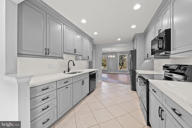 196 SUNNY JIM DR, Medford, NJ 08055