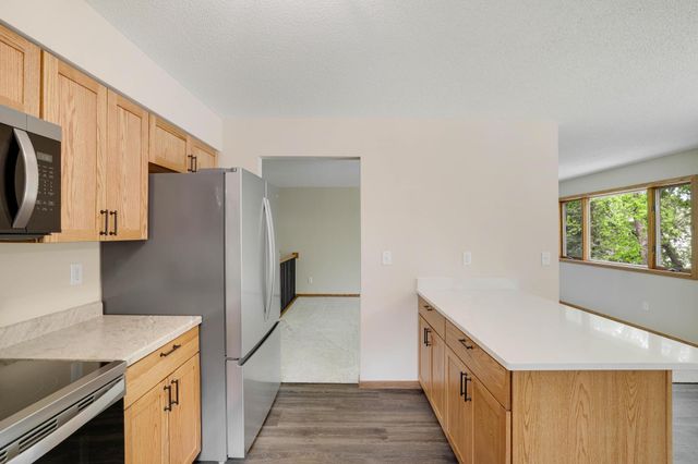 8128 Dawn Avenue, Inver Grove Heights, MN 55076