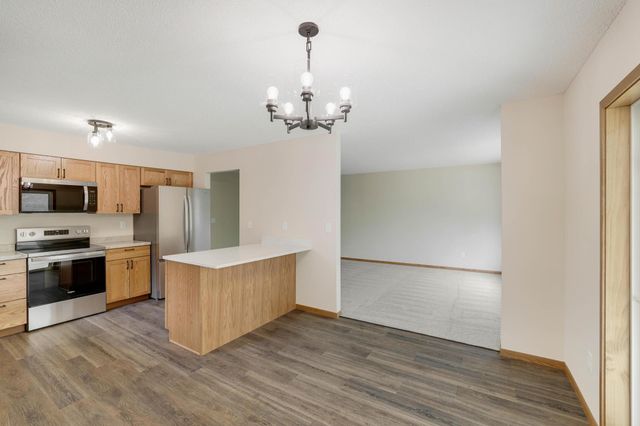 8128 Dawn Avenue, Inver Grove Heights, MN 55076