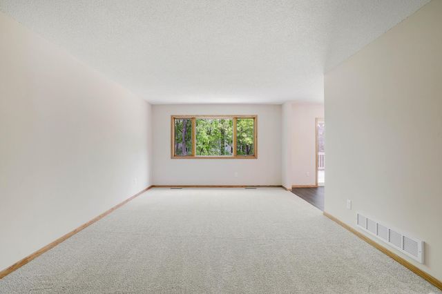 8128 Dawn Avenue, Inver Grove Heights, MN 55076