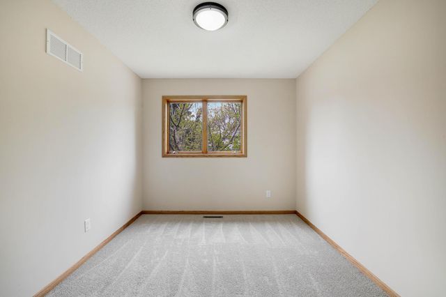 8128 Dawn Avenue, Inver Grove Heights, MN 55076