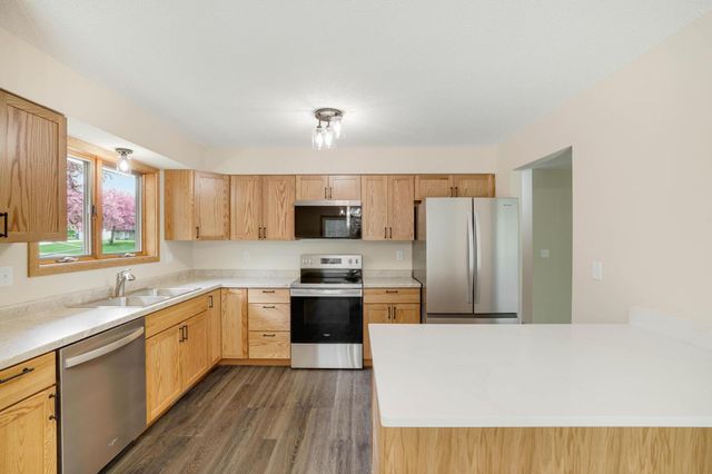 8128 Dawn Avenue, Inver Grove Heights, MN 55076