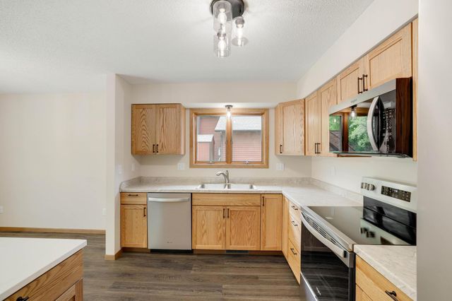 8128 Dawn Avenue, Inver Grove Heights, MN 55076