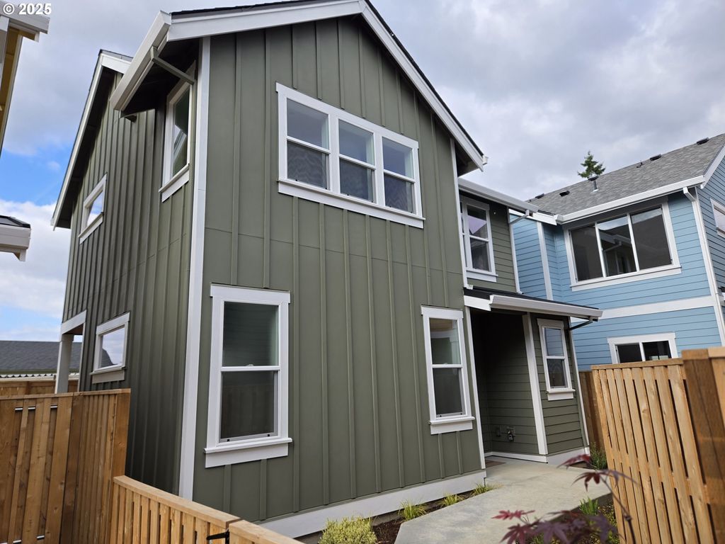 7263 Se Duke St 7, Portland, OR 97206