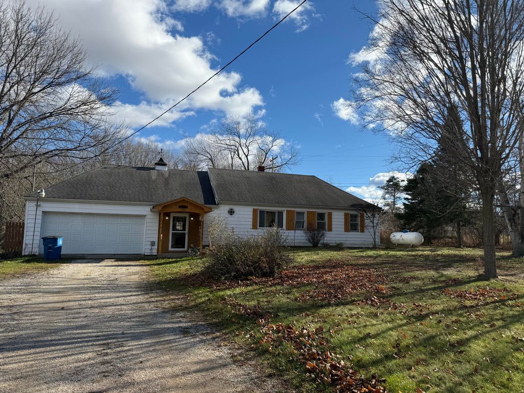 11355 Battle Creek Highway, Bellevue, MI 49021