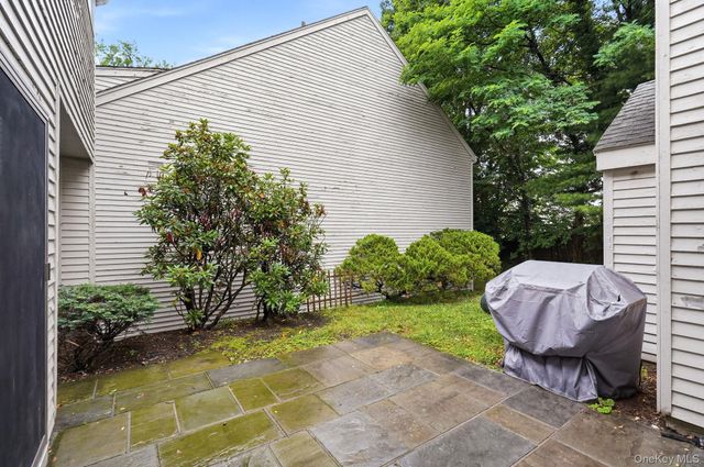 3 Evon Court, Scarsdale, NY 10583