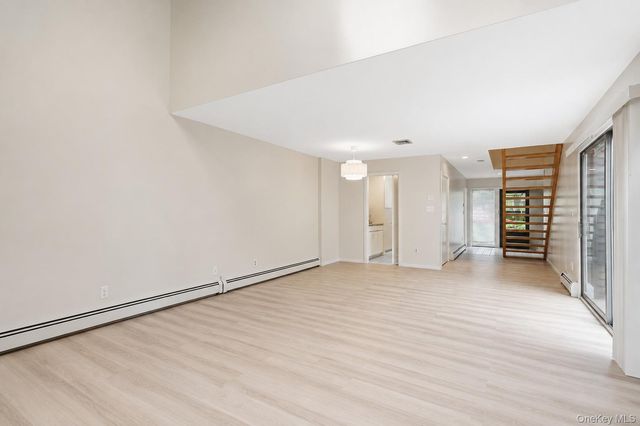 3 Evon Court, Scarsdale, NY 10583