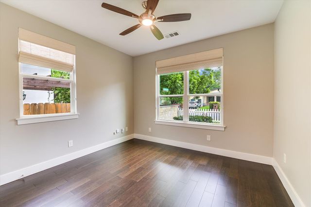 1106 Fiesta ST, Austin, TX 78702