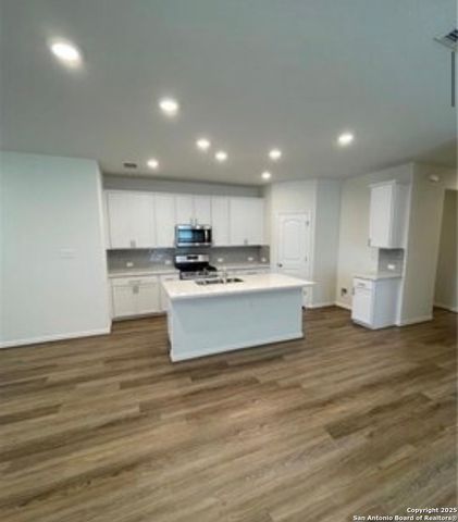 1318 Rolling Field, New Braunfels, TX 78132