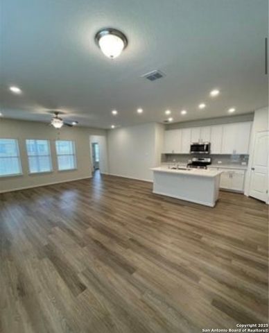 1318 Rolling Field, New Braunfels, TX 78132