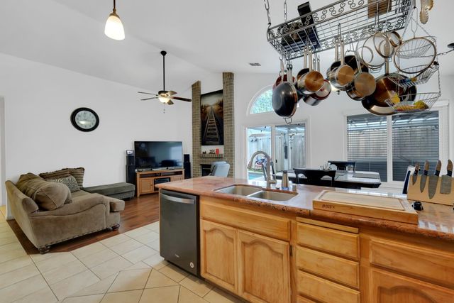 8115 Sonoma Hills Way, Sacramento, CA 95828