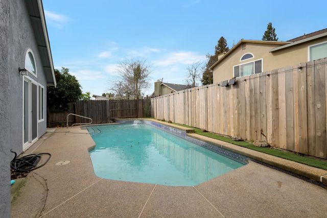 8115 Sonoma Hills Way, Sacramento, CA 95828