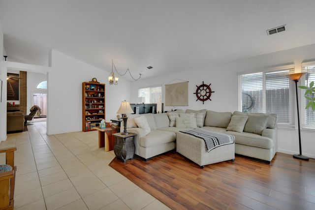 8115 Sonoma Hills Way, Sacramento, CA 95828