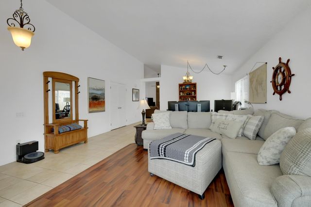 8115 Sonoma Hills Way, Sacramento, CA 95828