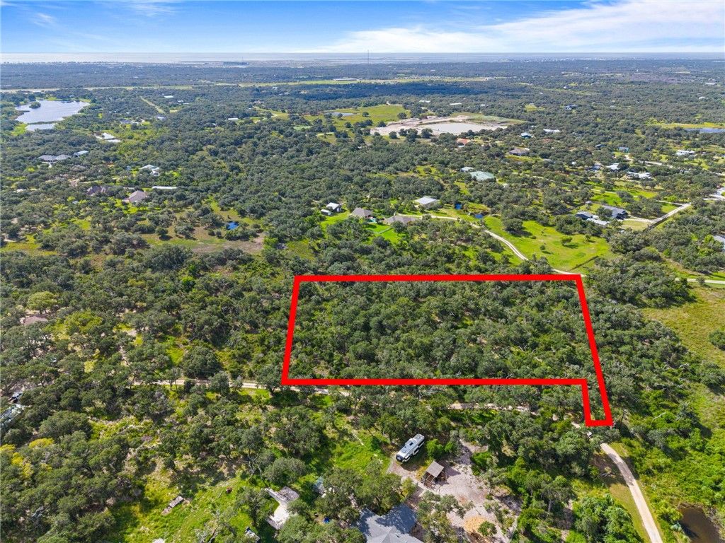 170 Dustin Ln, Rockport, TX 78382 — photo 2