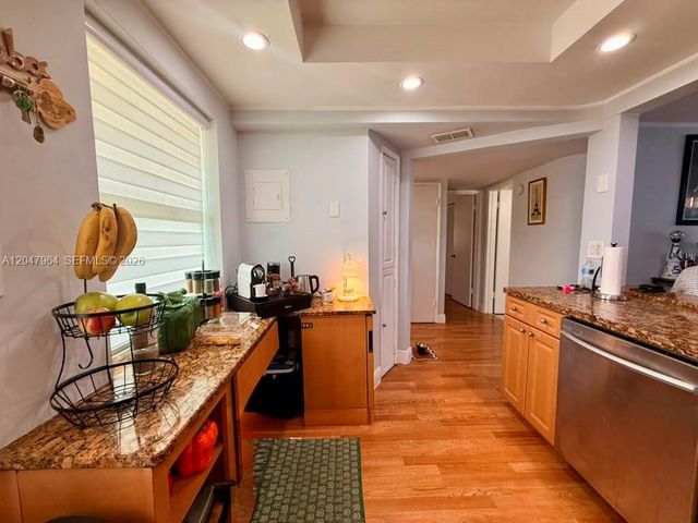 1300 NE 191st St A112, Miami, FL 33179