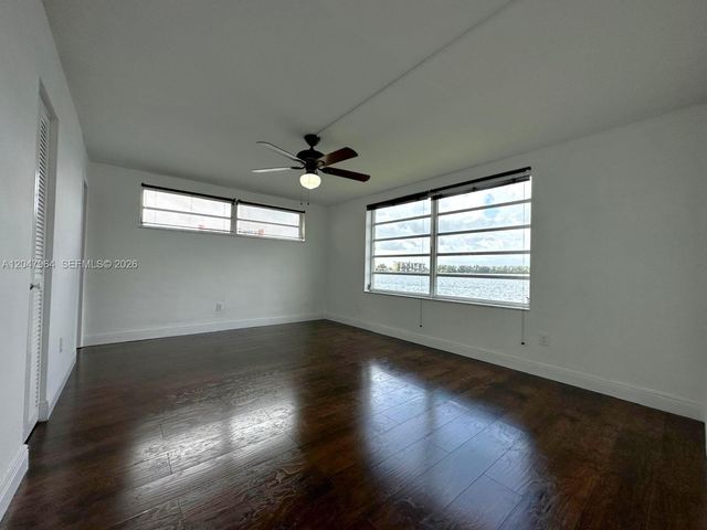 1300 NE 191st St A112, Miami, FL 33179