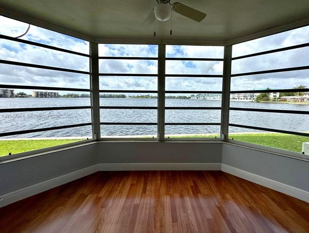 1300 NE 191st St A112, Miami, FL 33179