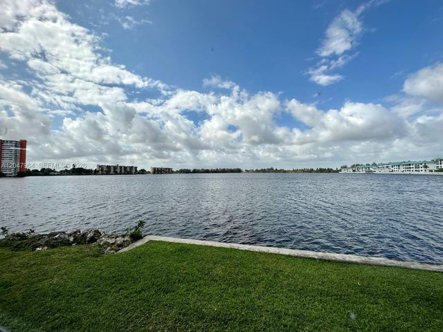 1300 NE 191st St A112, Miami, FL 33179
