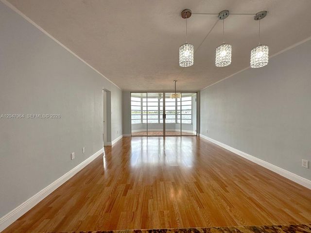 1300 NE 191st St A112, Miami, FL 33179