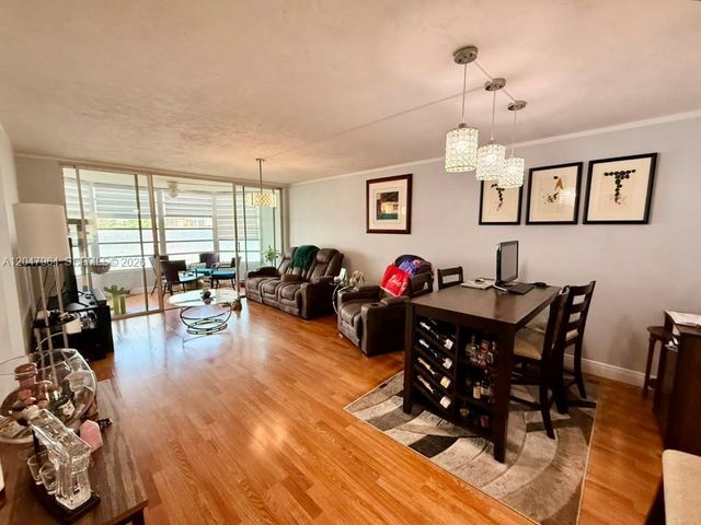1300 NE 191st St A112, Miami, FL 33179