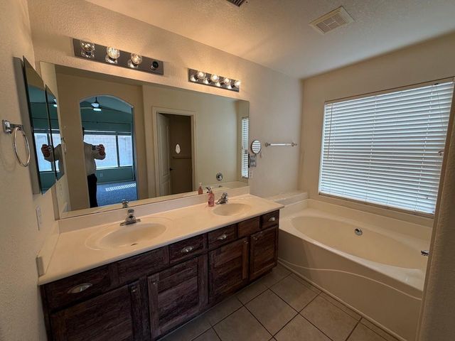 10044 E Osage Avenue, Mesa, AZ 85212