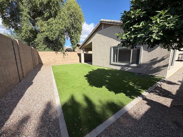 10044 E Osage Avenue, Mesa, AZ 85212