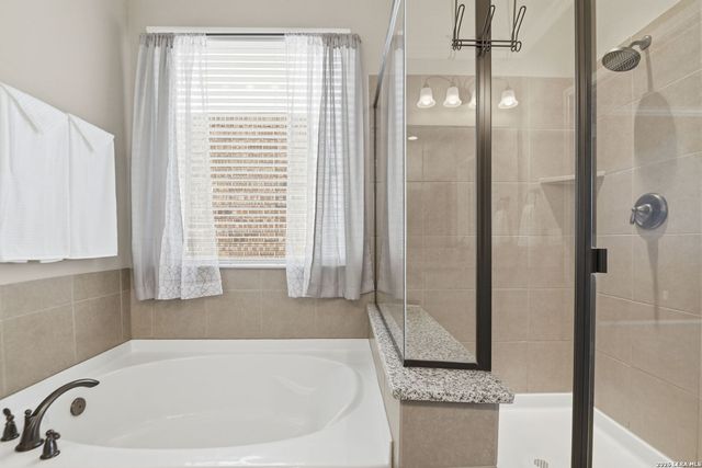 13911 ATHOL IS, San Antonio, TX 78245