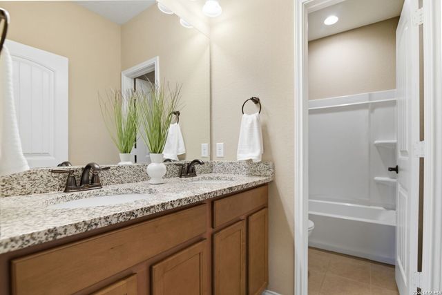 13911 ATHOL IS, San Antonio, TX 78245