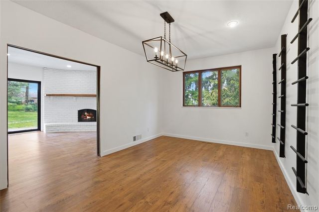 11221 Meadowood Drive, Brighton, MI 48114