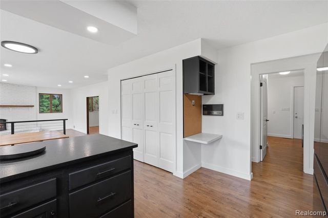 11221 Meadowood Drive, Brighton, MI 48114